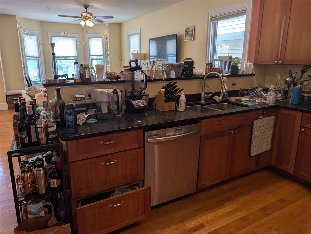 3 bed, 2 bath apartment for rent at 40 Prince St Unit 40, Cambridgeport — photo 5 of 25