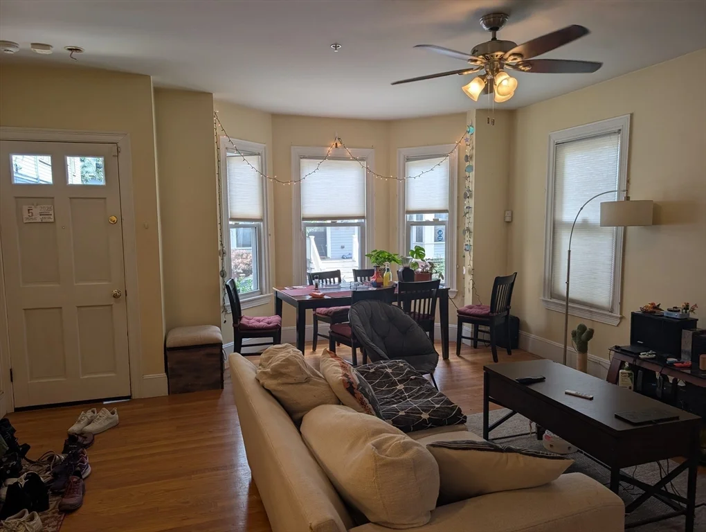 3 bed, 2 bath apartment for rent at 40 Prince St Unit 40, Cambridgeport — photo 3 of 25