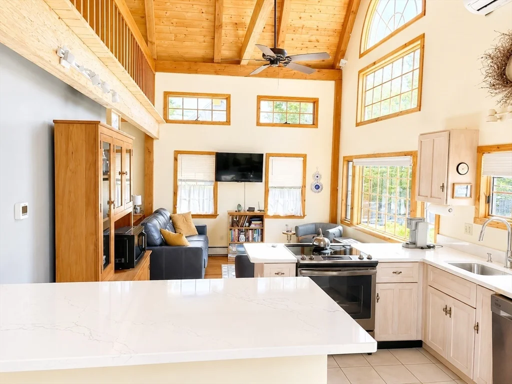 2 bed, 1 bath apartment for rent at 40 Provincetown View Unit 40, Manomet — photo 5 of 11