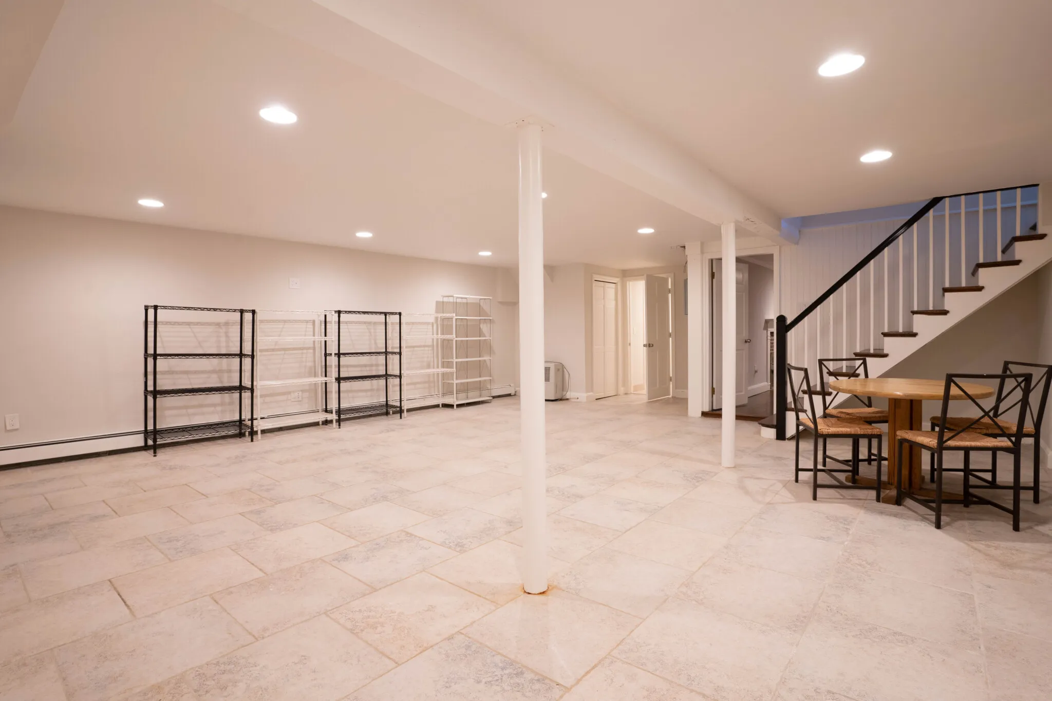 8+ bed, 5.5 bath apartment for rent at 40 Puddingstone Ln Unit none, Oak Hill — photo 19 of 46