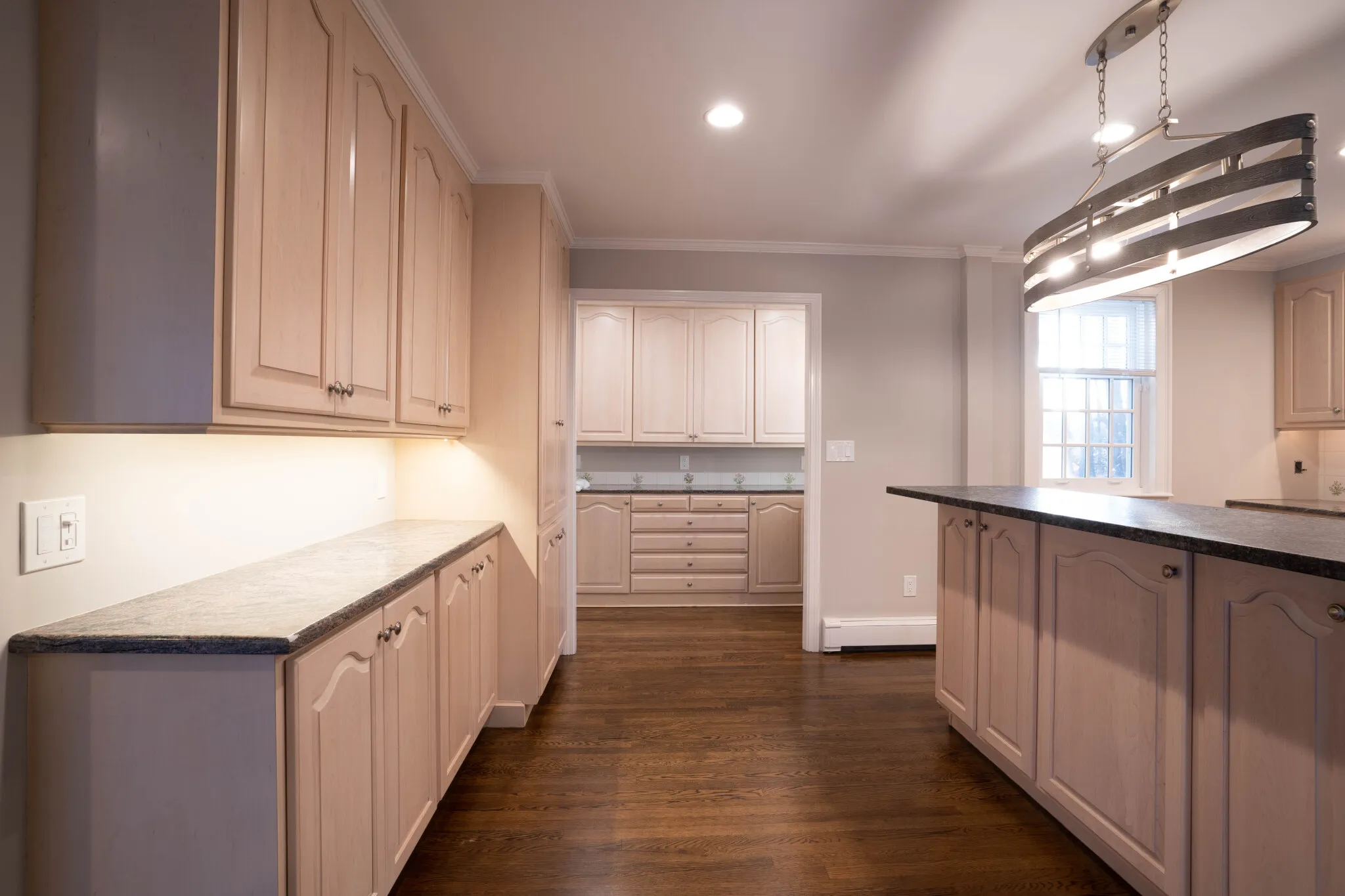 8+ bed, 5.5 bath apartment for rent at 40 Puddingstone Ln Unit none, Oak Hill — photo 26 of 46