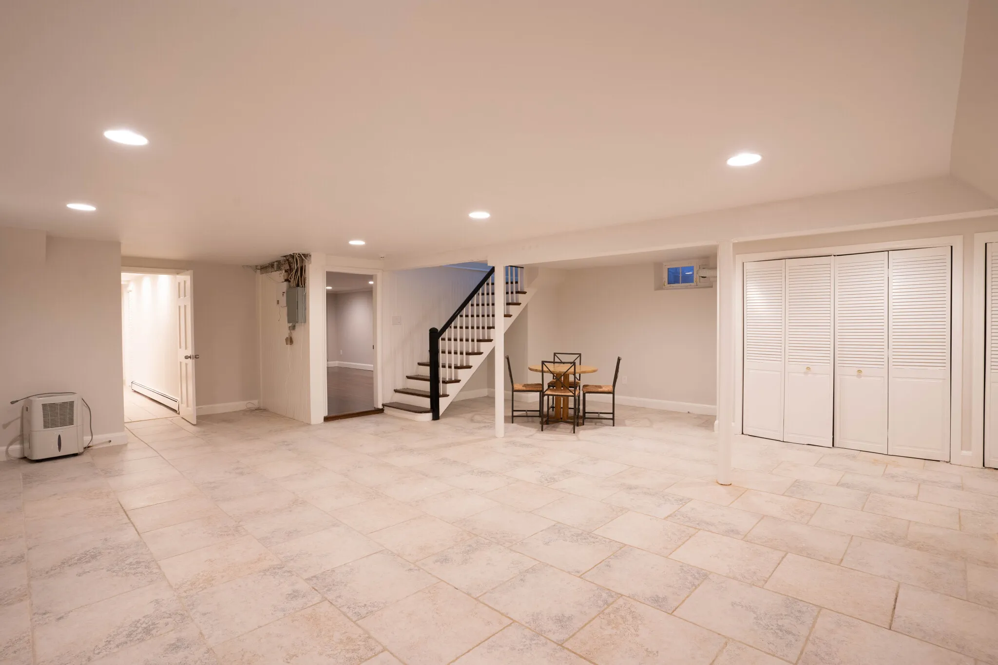 8+ bed, 5.5 bath apartment for rent at 40 Puddingstone Ln Unit none, Oak Hill — photo 21 of 46