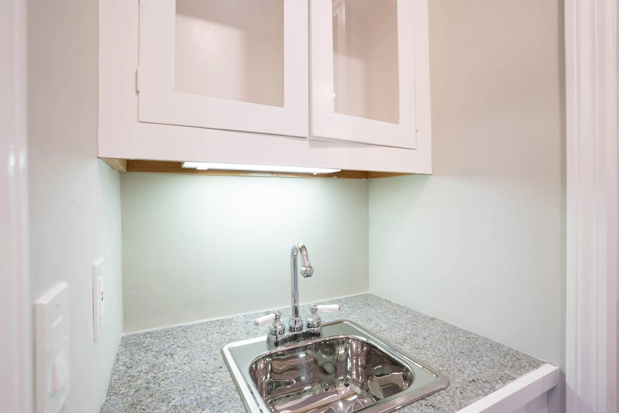 8+ bed, 5.5 bath apartment for rent at 40 Puddingstone Ln Unit none, Oak Hill — photo 40 of 46