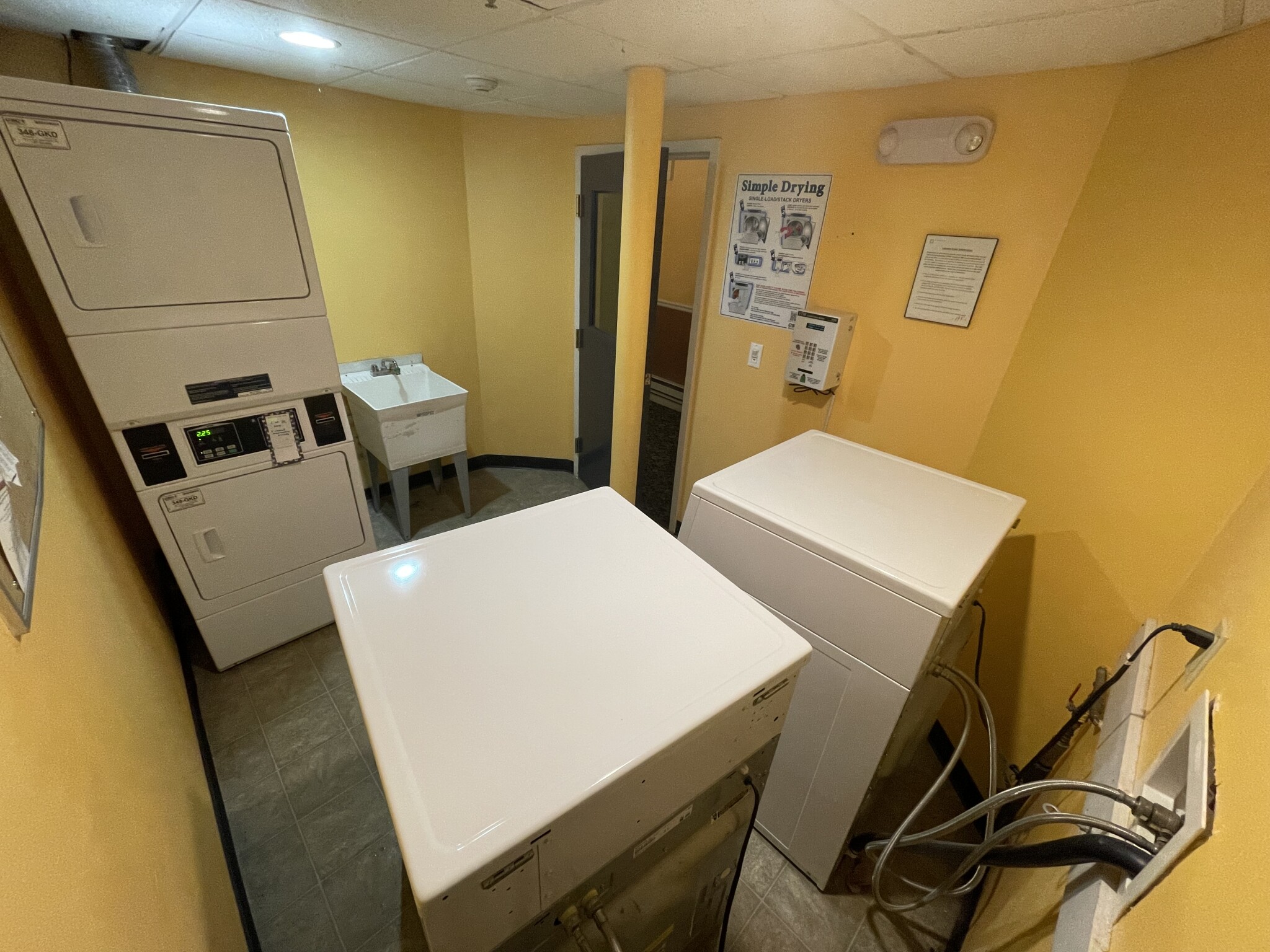 2 bed, 1 bath apartment for rent at 40 Queensberry St Unit A, Fenway — photo 2 of 2