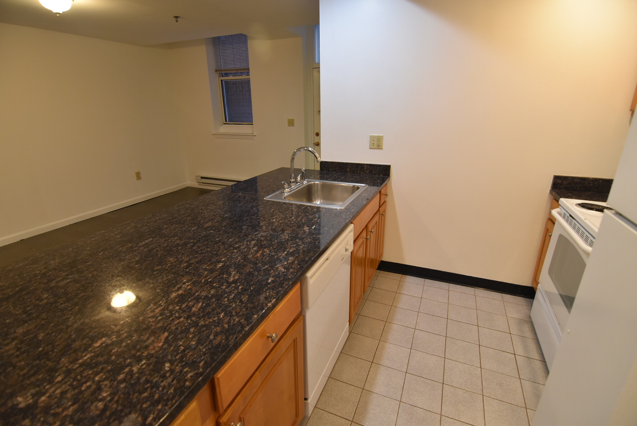 Studio bed, 1 bath apartment for rent at 40 Queensberry St Unit D, Fenway — photo 2 of 11