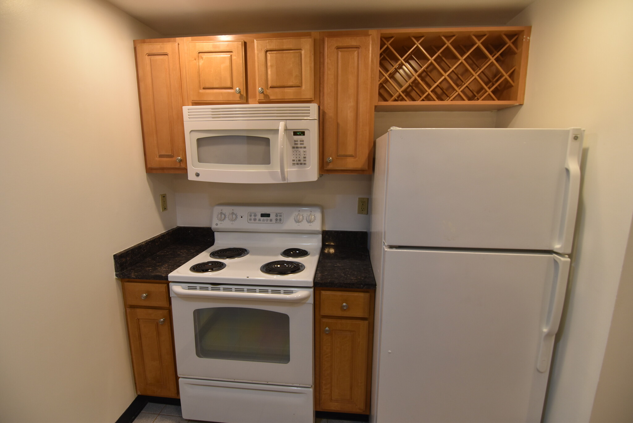Studio bed, 1 bath apartment for rent at 40 Queensberry St Unit D, Fenway — photo 5 of 11