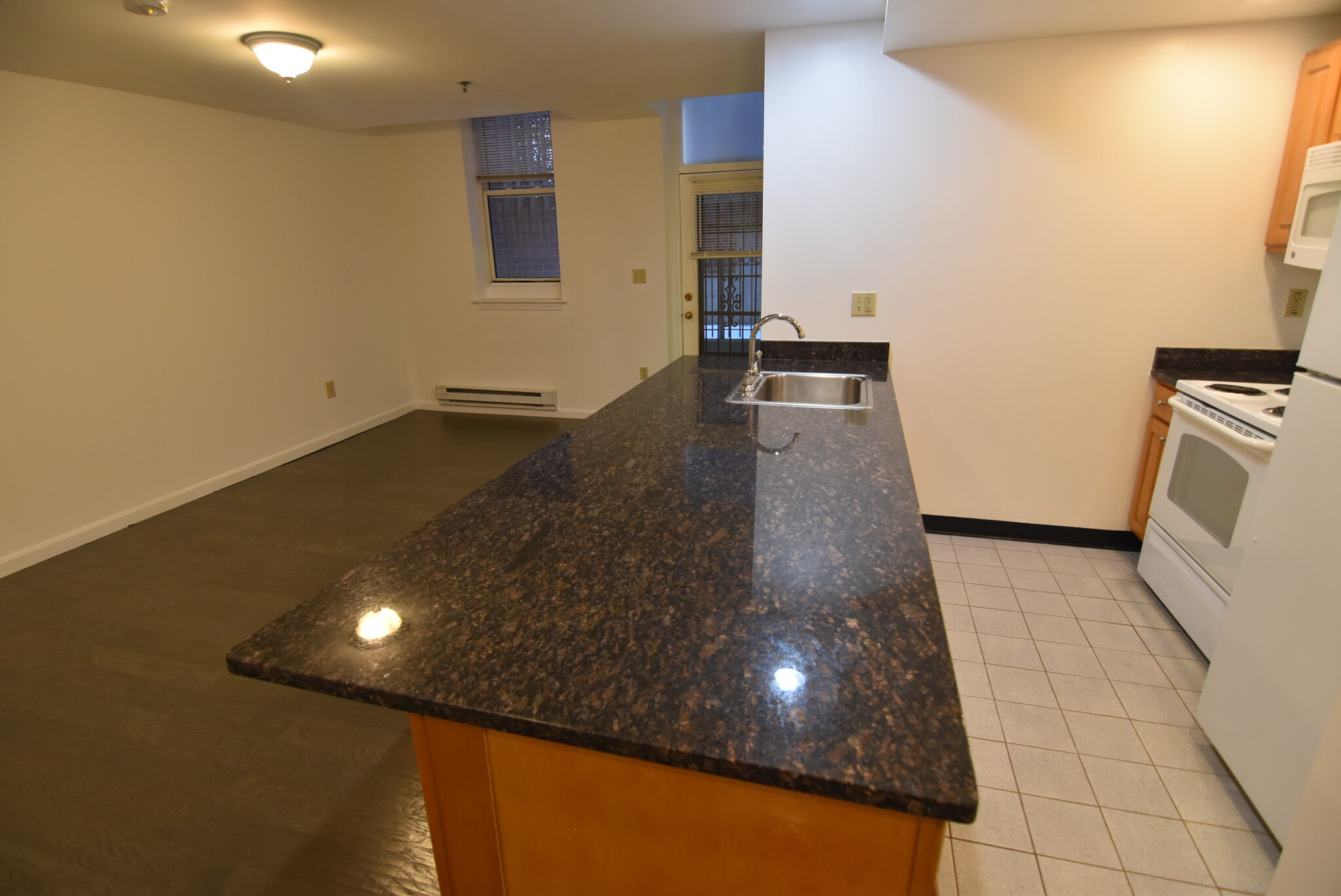 Studio bed, 1 bath apartment for rent at 40 Queensberry St Unit D, Fenway — photo 4 of 11