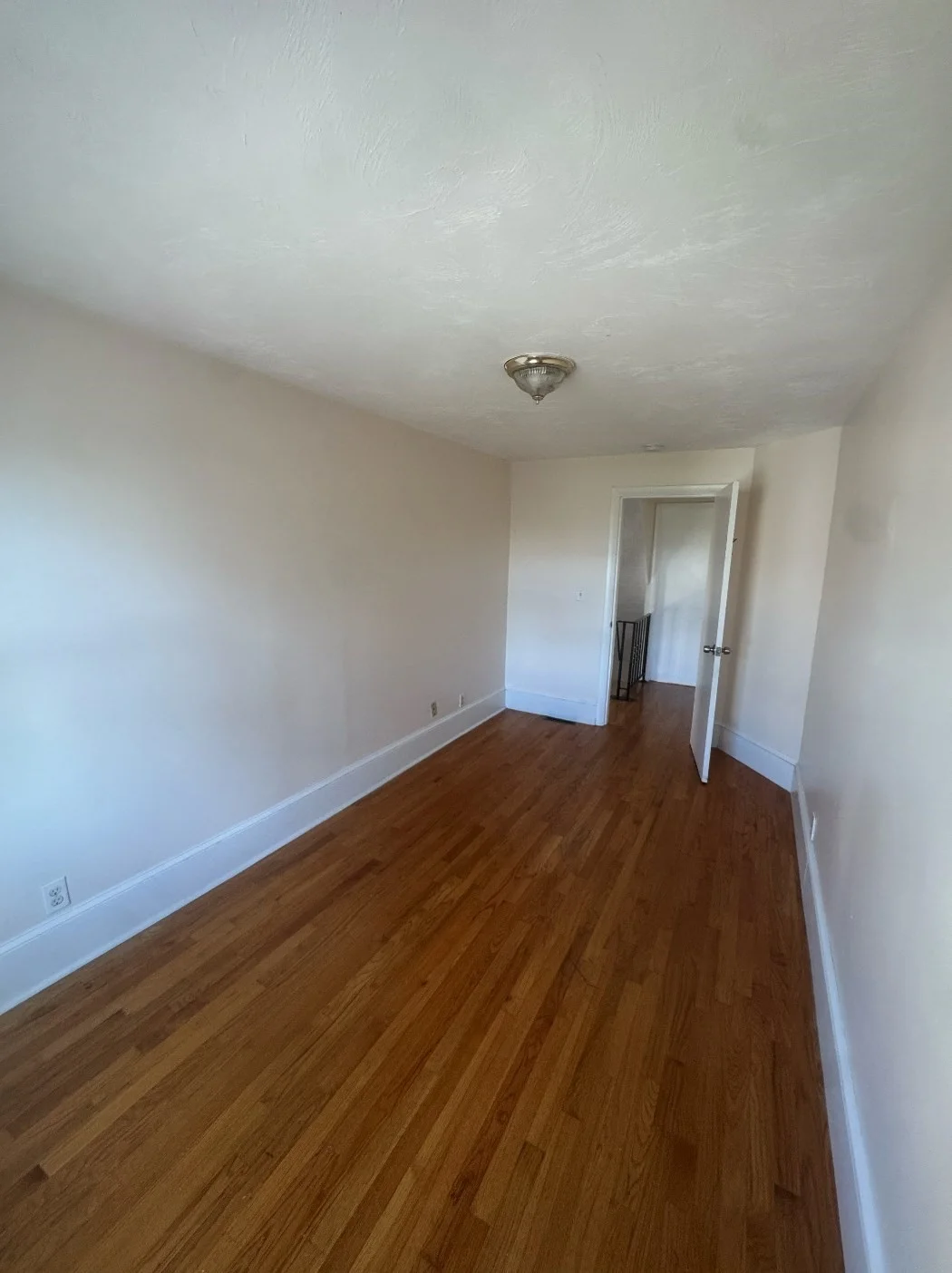 3 bed, 1 bath apartment for rent at 40 Robin St, Everett — photo 6 of 11