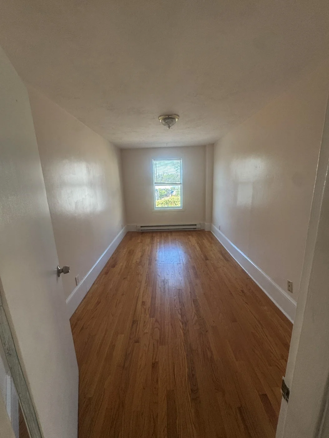 3 bed, 1 bath apartment for rent at 40 Robin St, Everett — photo 5 of 11
