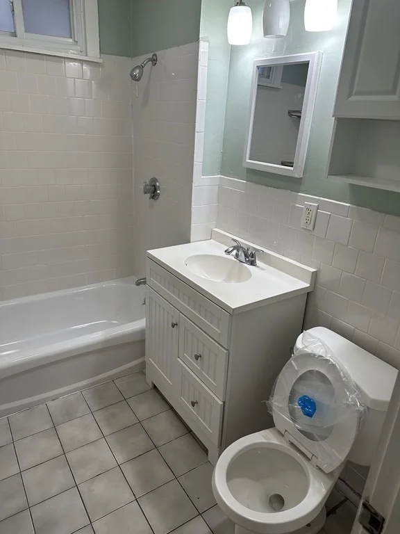 2 bed, 1 bath apartment for rent at 40 Rosa St Unit 1, Hyde Park — photo 8 of 13
