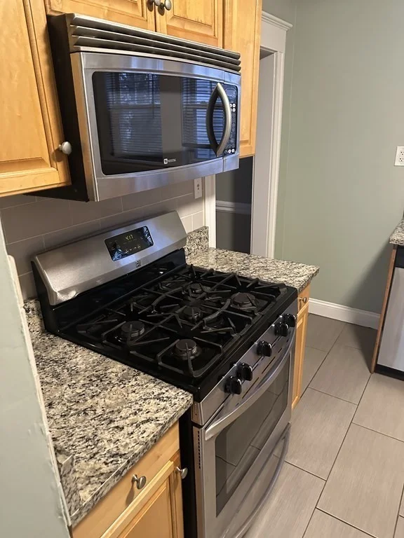 2 bed, 1 bath apartment for rent at 40 Rosa St Unit 1, Hyde Park — photo 5 of 13