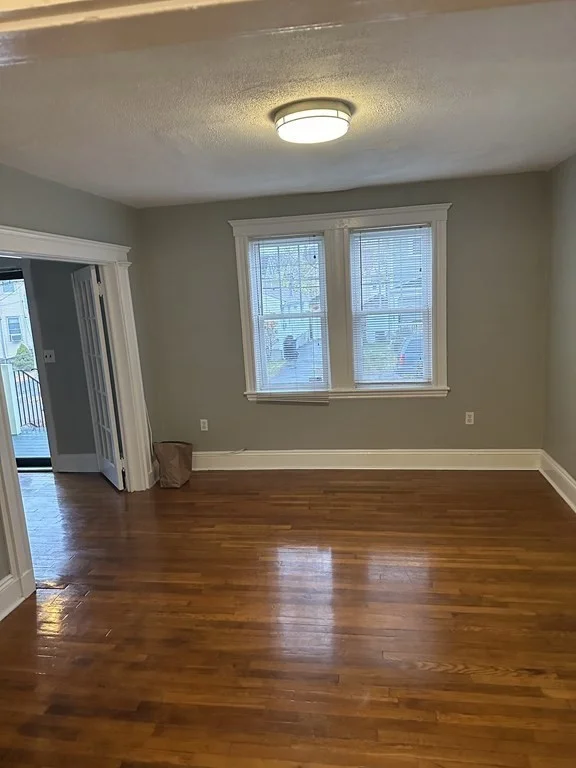 2 bed, 1 bath apartment for rent at 40 Rosa St Unit 1, Hyde Park — photo 4 of 13