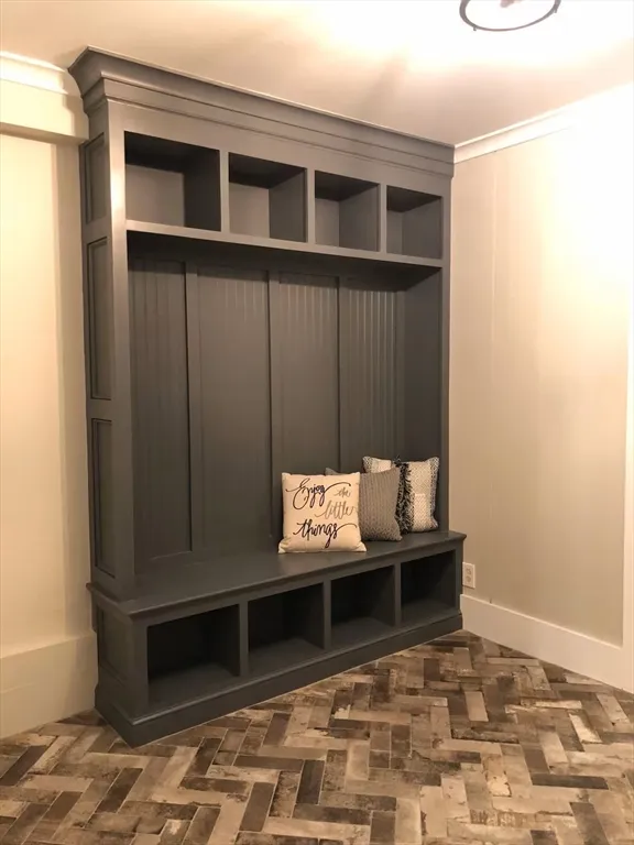 3 bed, 1 bath apartment for rent at 40 Russell St, Downtown — photo 4 of 22