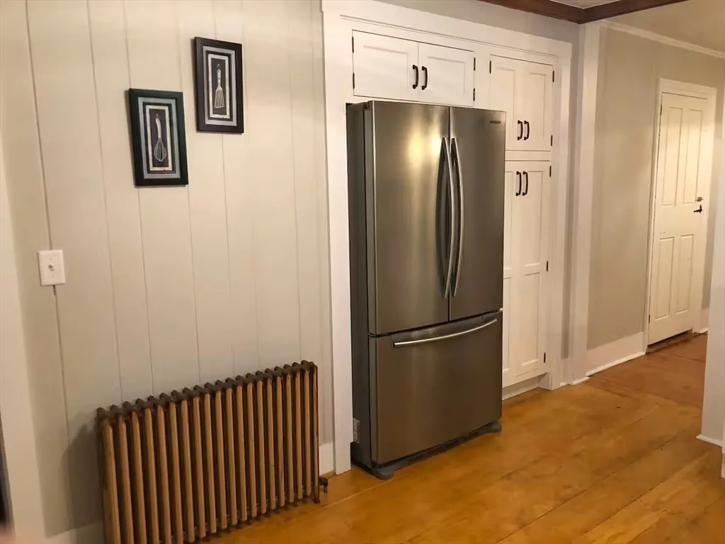 3 bed, 1 bath apartment for rent at 40 Russell St, Downtown — photo 7 of 22