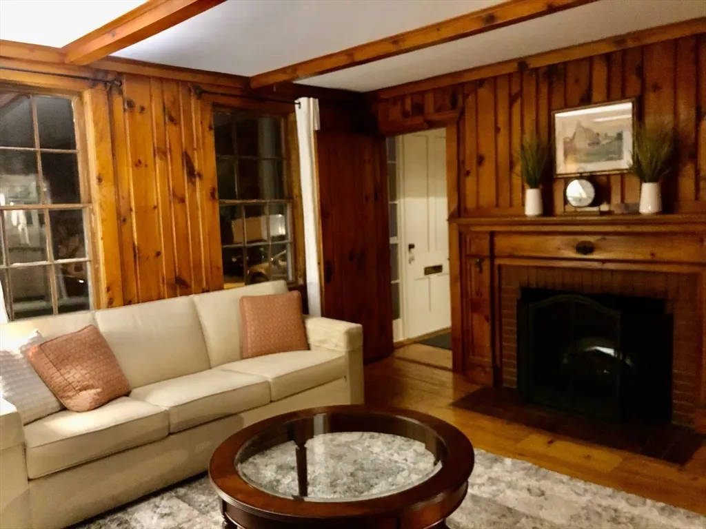 3 bed, 1 bath apartment for rent at 40 Russell St, Downtown — photo 11 of 22