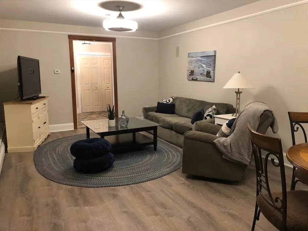 3 bed, 1 bath apartment for rent at 40 Russell St, Downtown — photo 9 of 22