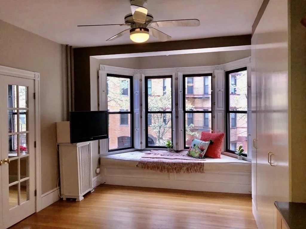 1 bed, 1 bath apartment for rent at 40 Saint Botolph St Unit 22, Back Bay — photo 2 of 25