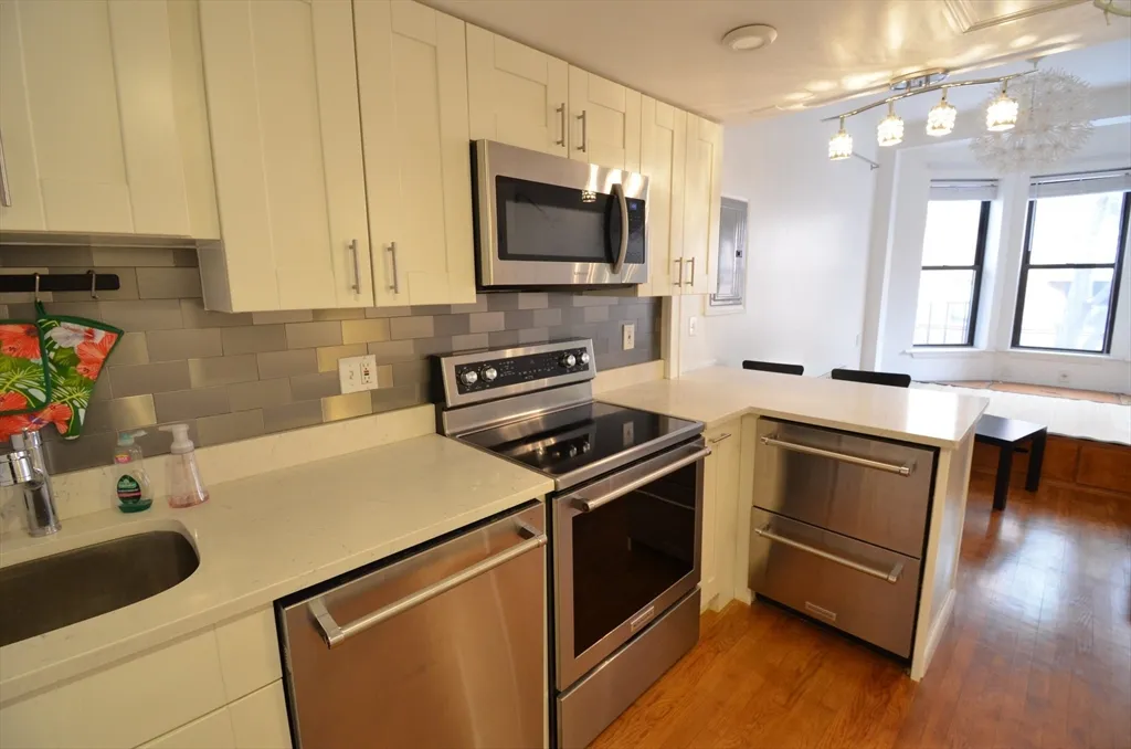 Studio bed apartment for rent at 40 Saint Botolph St Unit 26, Back Bay — photo 4 of 15