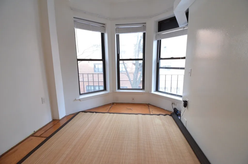 Studio bed apartment for rent at 40 Saint Botolph St Unit 26, Back Bay — photo 3 of 15