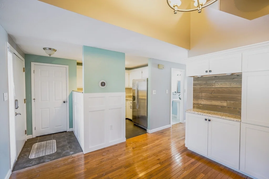 2 bed, 1 bath apartment for rent at 40 Spring Cove Rd Unit 40, Nashua — photo 4 of 35