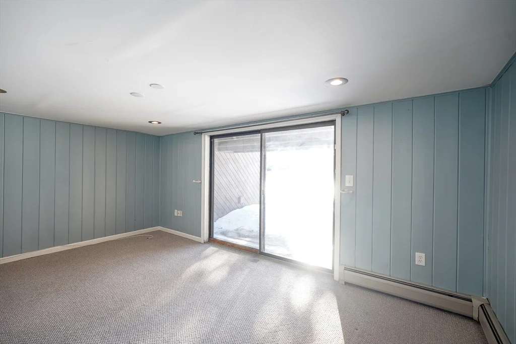 2 bed, 1 bath apartment for rent at 40 Spring Cove Rd Unit 40, Nashua — photo 30 of 35