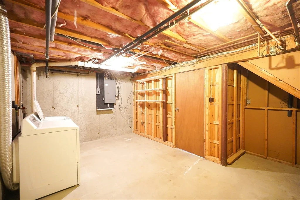 2 bed, 1 bath apartment for rent at 40 Spring Cove Rd Unit 40, Nashua — photo 33 of 35