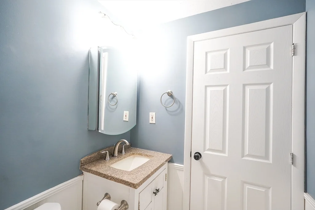 2 bed, 1 bath apartment for rent at 40 Spring Cove Rd Unit 40, Nashua — photo 24 of 35
