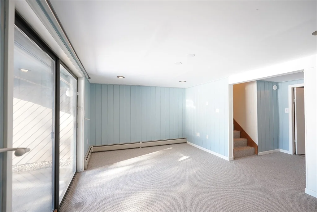 2 bed, 1 bath apartment for rent at 40 Spring Cove Rd Unit 40, Nashua — photo 31 of 35