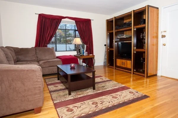 2 bed, 1 bath apartment for rent at 40 Stetson St Unit 6, Coolidge Corner — photo 2 of 14