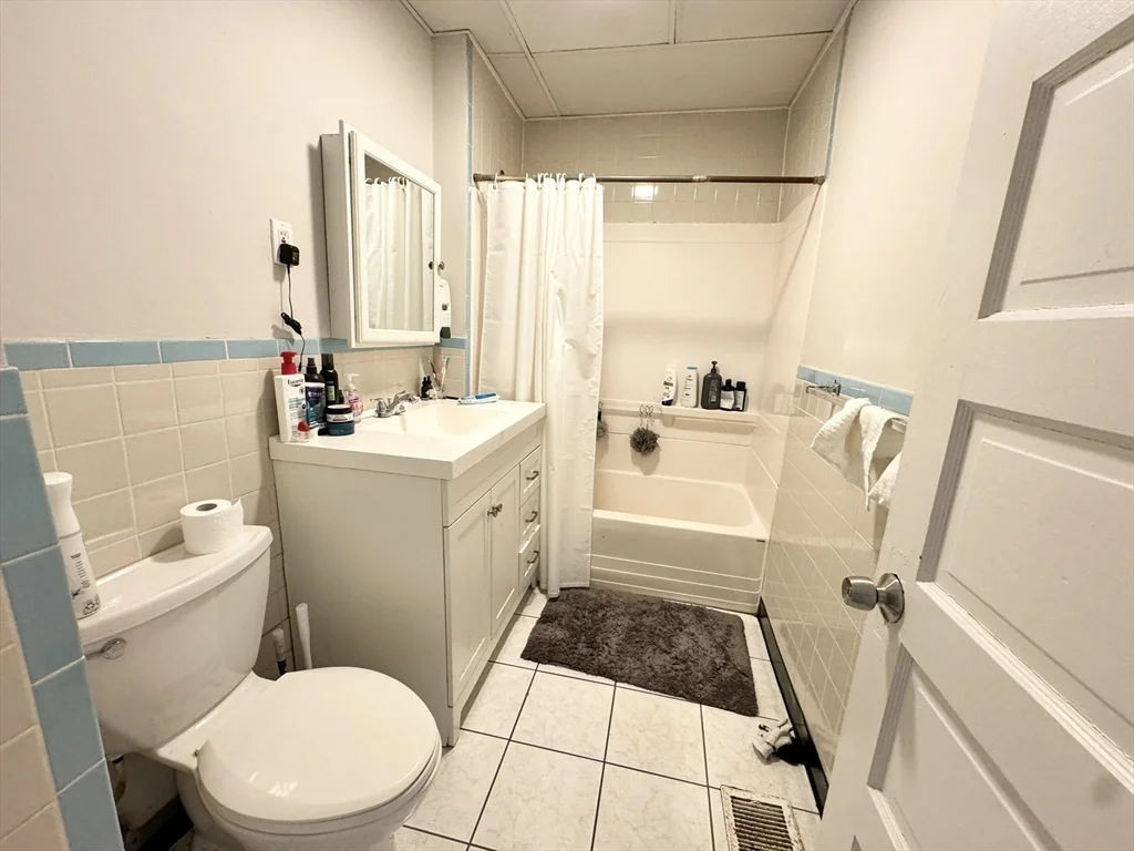 3 bed, 1 bath apartment for rent at 40 Sudan Unit 1, Dorchester — photo 7 of 9