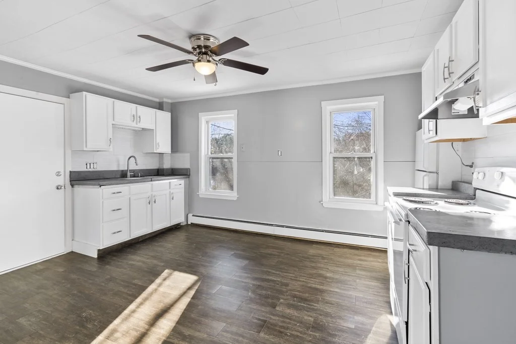 2 bed, 1 bath apartment for rent at 40 Suffolk St Unit 1, Abington — photo 3 of 11