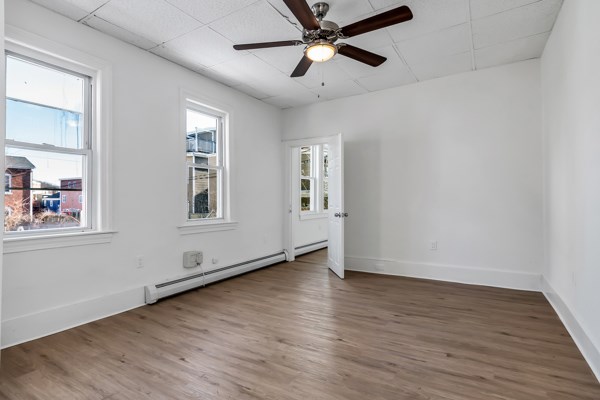 3 bed, 1 bath apartment for rent at 40 Summer St Unit 1, Lawrence — photo 6 of 18