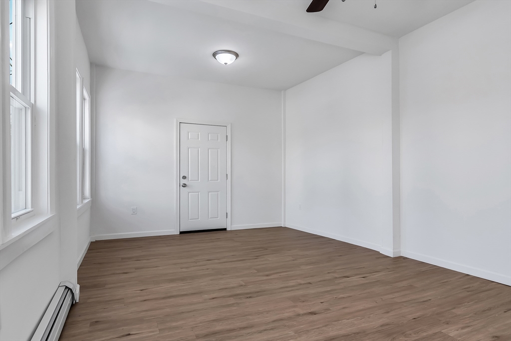 3 bed, 1 bath apartment for rent at 40 Summer St Unit 1, Lawrence — photo 9 of 18