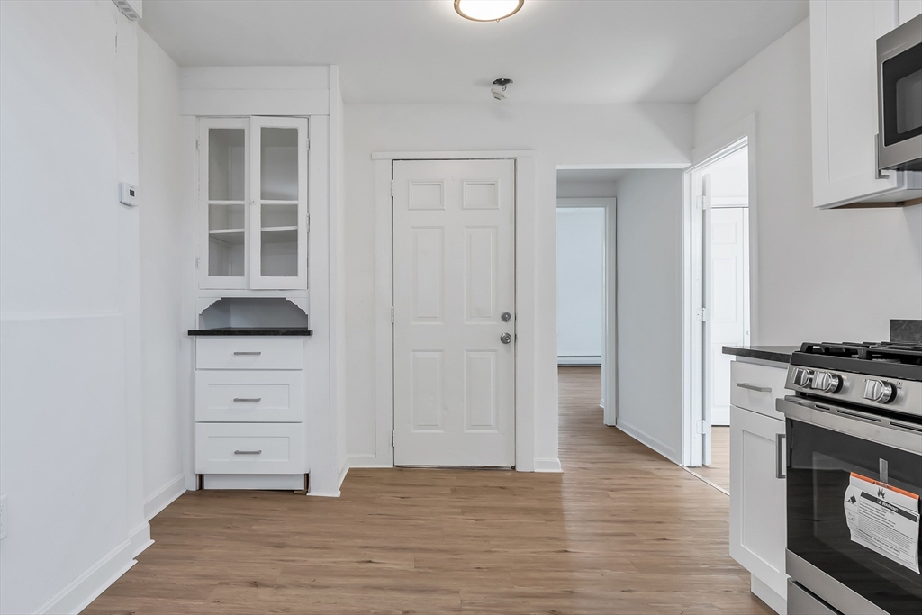 3 bed, 1 bath apartment for rent at 40 Summer St Unit 2, Lawrence — photo 5 of 17