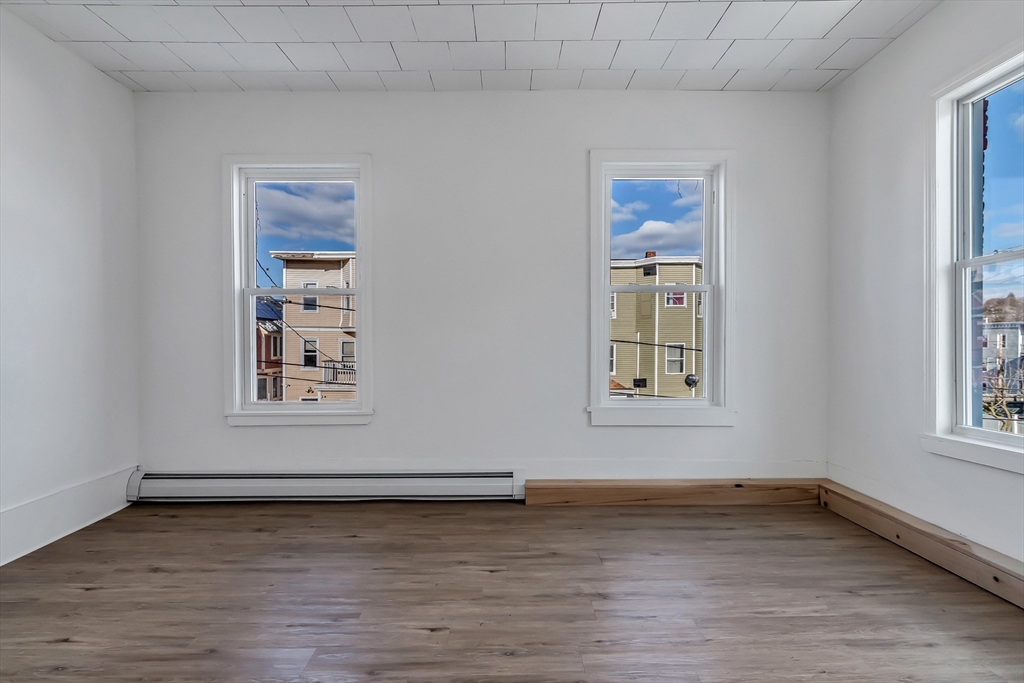 3 bed, 1 bath apartment for rent at 40 Summer St Unit 2, Lawrence — photo 16 of 17