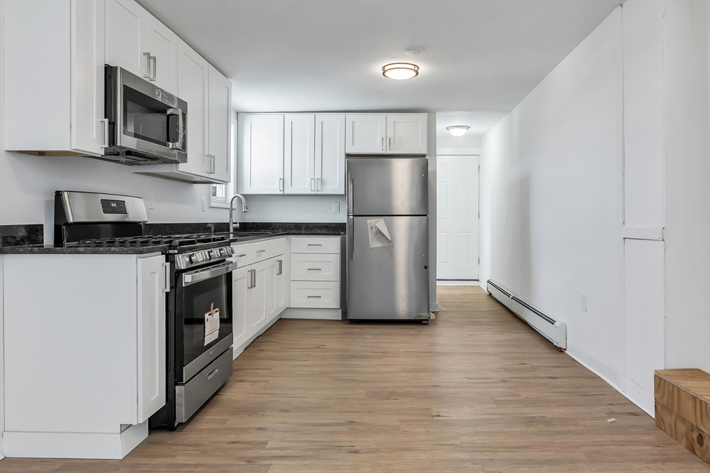 3 bed, 1 bath apartment for rent at 40 Summer St Unit 3, Lawrence — photo 2 of 18