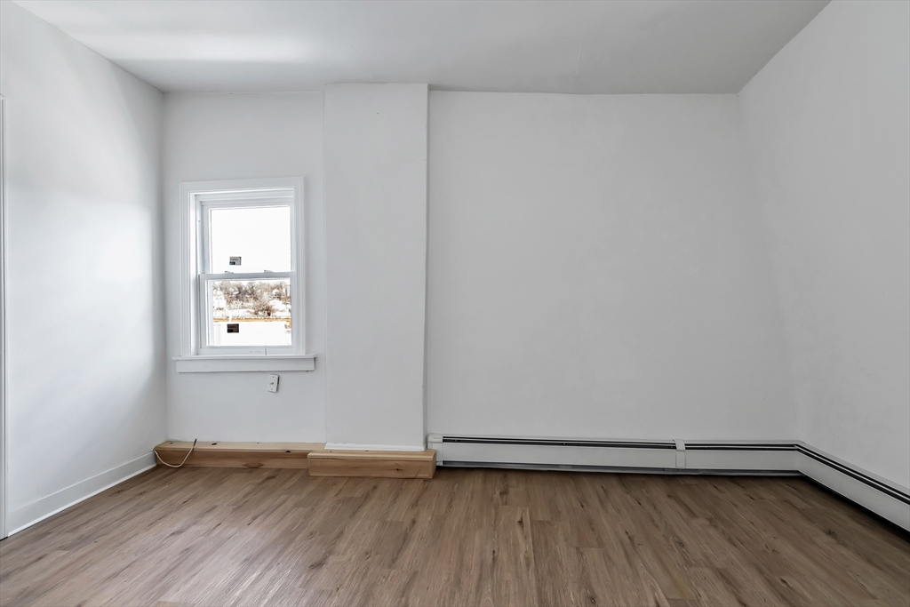3 bed, 1 bath apartment for rent at 40 Summer St Unit 3, Lawrence — photo 16 of 18