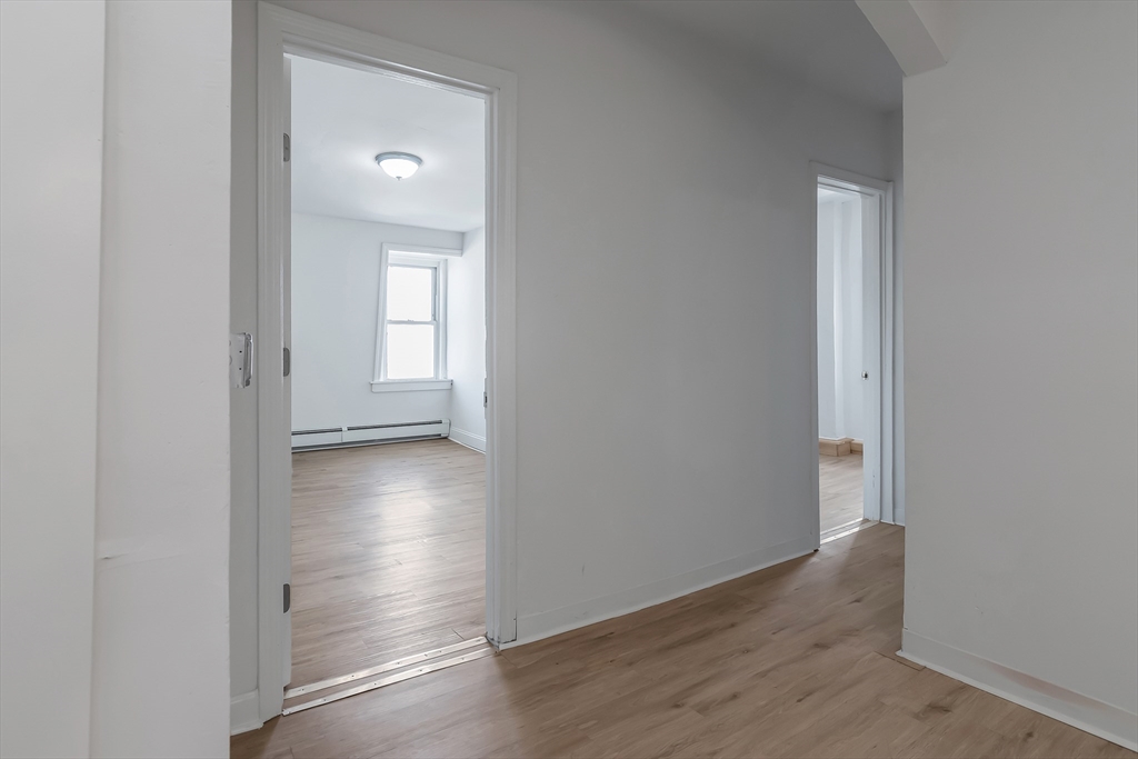 3 bed, 1 bath apartment for rent at 40 Summer St Unit 3, Lawrence — photo 9 of 18