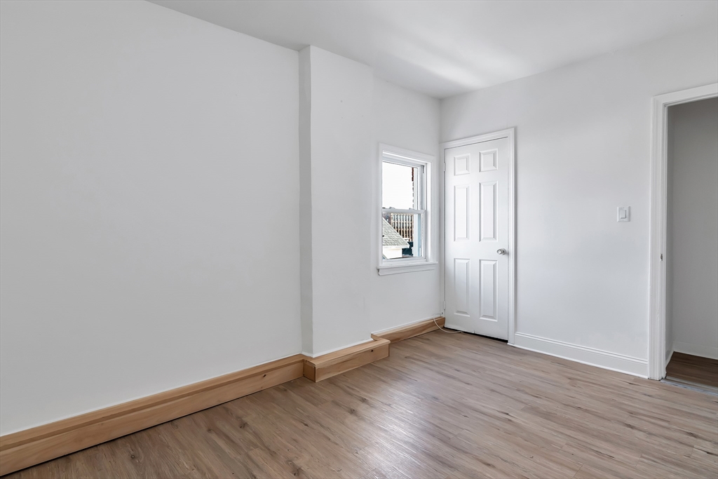 3 bed, 1 bath apartment for rent at 40 Summer St Unit 3, Lawrence — photo 15 of 18