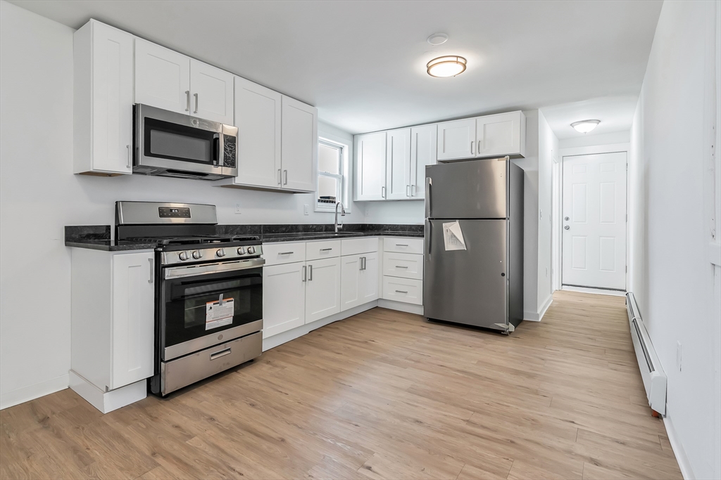 3 bed, 1 bath apartment for rent at 40 Summer St Unit 3, Lawrence — photo 3 of 18