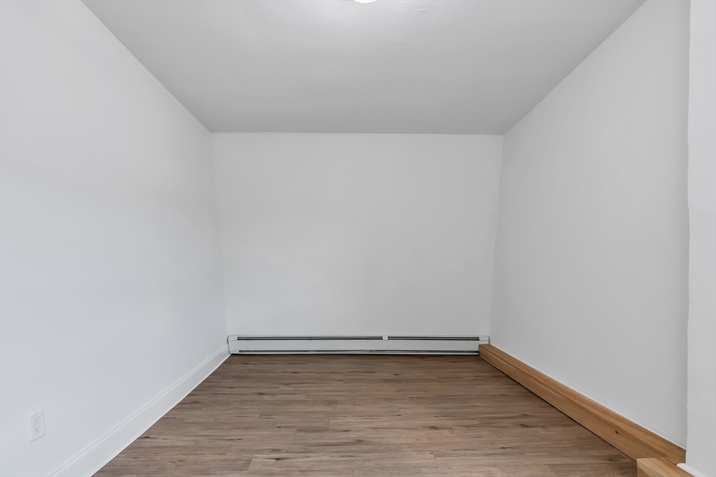 3 bed, 1 bath apartment for rent at 40 Summer St Unit 3, Lawrence — photo 12 of 18