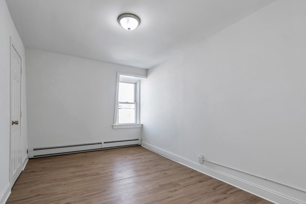 3 bed, 1 bath apartment for rent at 40 Summer St Unit 3, Lawrence — photo 10 of 18
