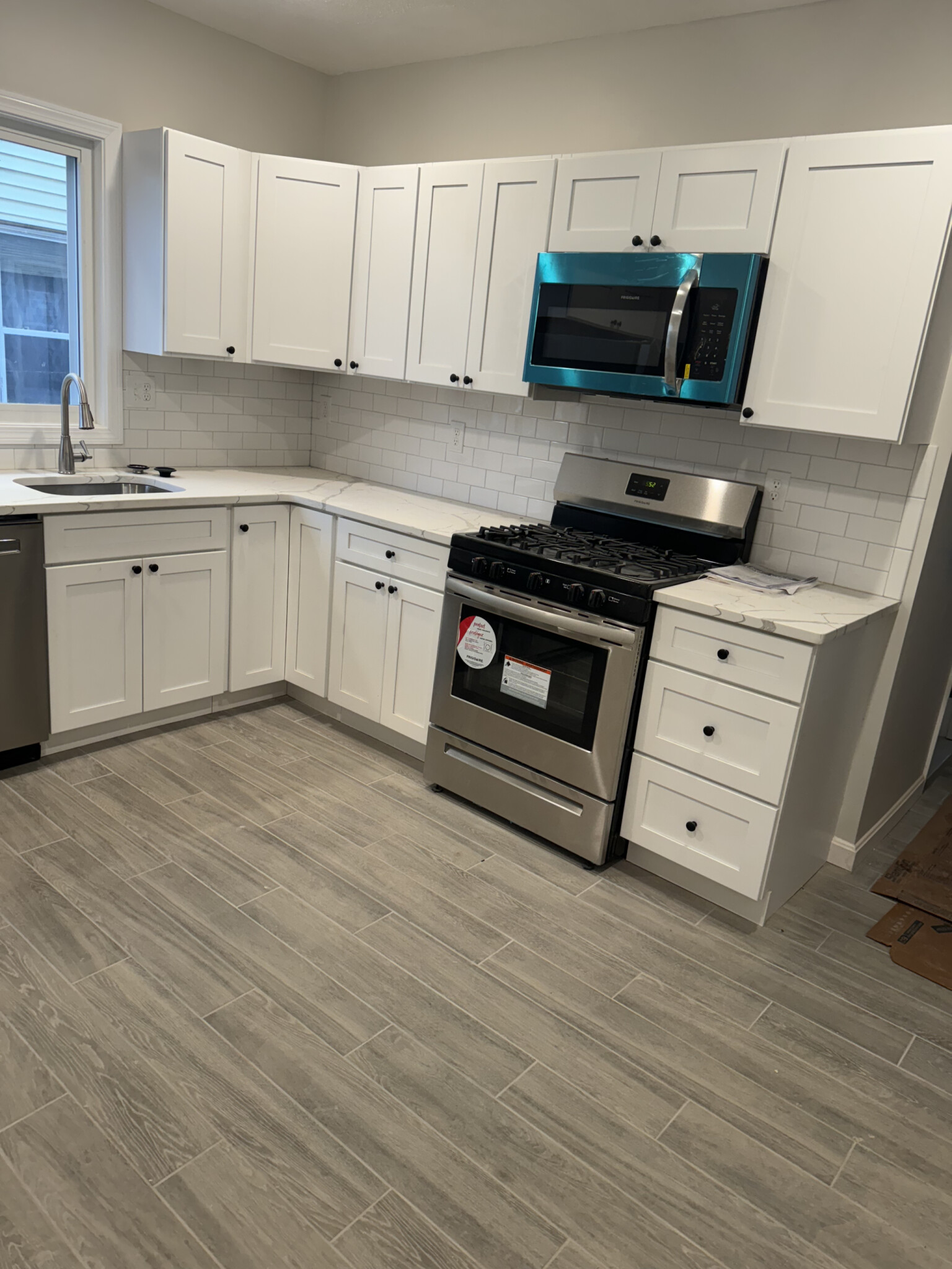 3 bed, 1 bath apartment for rent at 40 Temple St Unit 1, Winter Hill