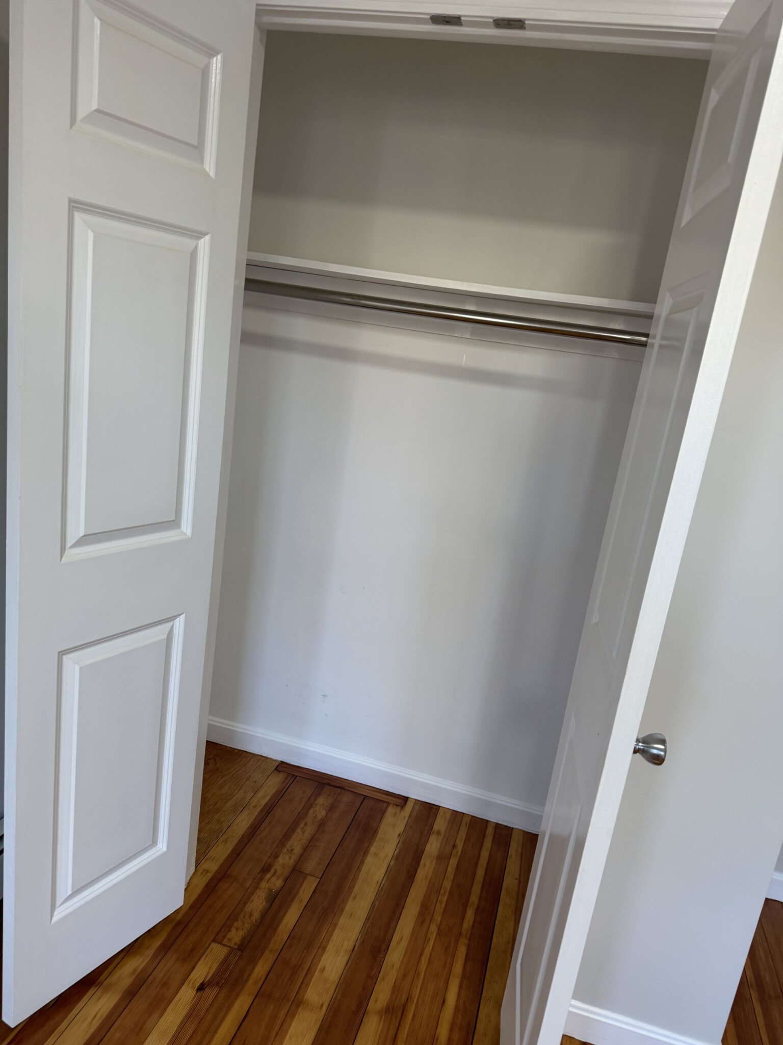 3 bed, 1 bath apartment for rent at 40 Temple St Unit 1, Winter Hill — photo 10 of 23