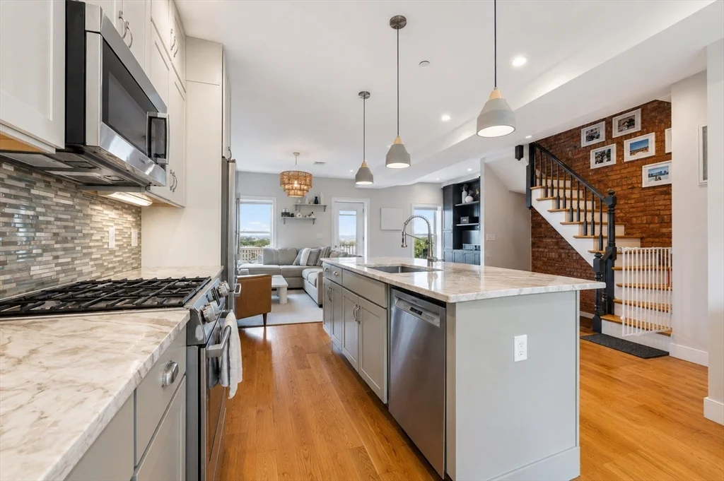 2 bed, 2 bath apartment for rent at 40 Thomas Park Unit 2, South Boston — photo 3 of 30