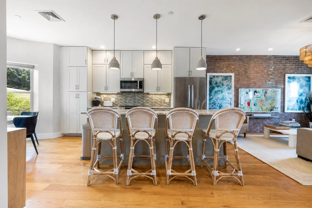 2 bed, 2 bath apartment for rent at 40 Thomas Park Unit 2, South Boston — photo 2 of 30