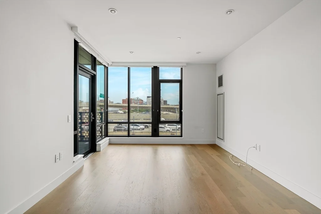 2 bed, 2 bath apartment for rent at 40 Traveler St Unit 502, South End — photo 4 of 30
