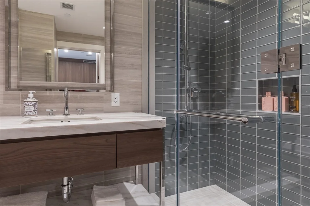 Studio bed, 1 bath apartment for rent at 40 Trinity Pl Unit 1602, Back Bay — photo 12 of 31