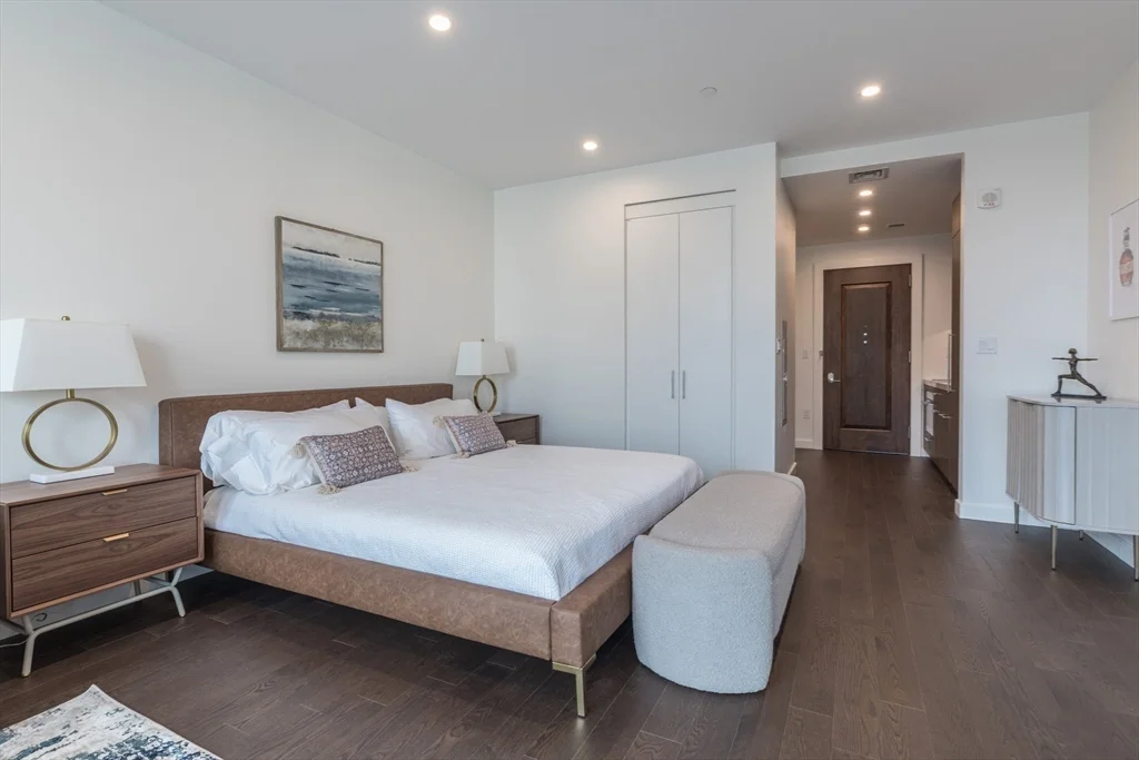 Studio bed, 1 bath apartment for rent at 40 Trinity Pl Unit 1602, Back Bay — photo 6 of 31