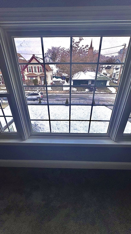 3 bed, 1 bath apartment for rent at 40 Vine St Unit 2, Lawrence — photo 2 of 18